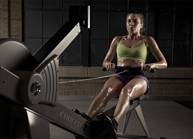 Les meilleures séances d'entraînement cardio pour perdre du poids rapidement - Aviron intérieur