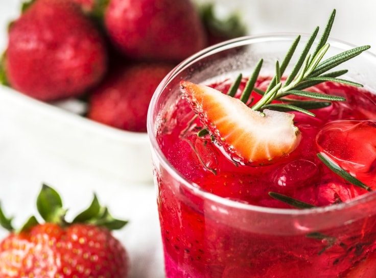 Belly Fat Burning Drinks - Strawberry With Lemons And Herbs