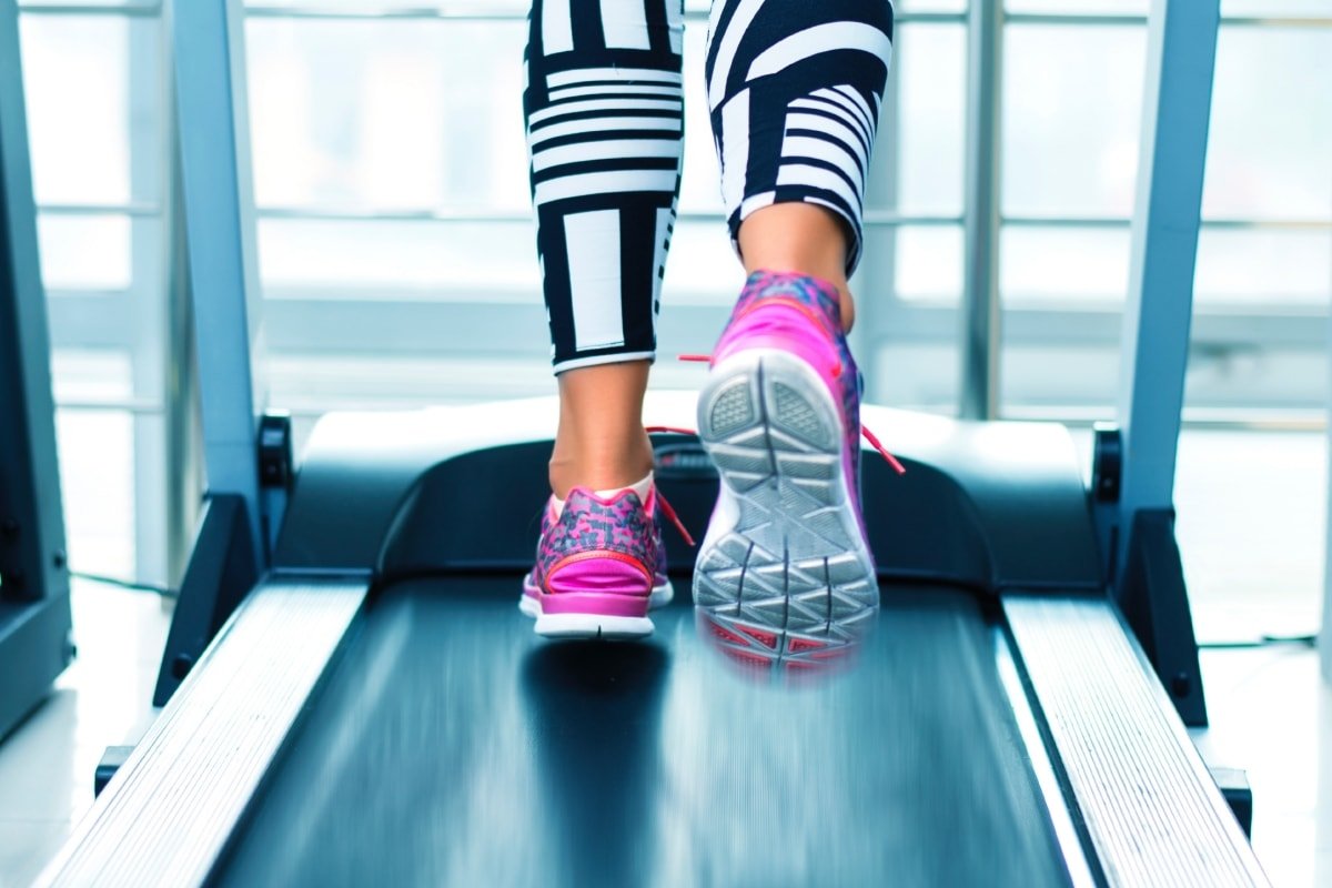 Treadmill Types Manual Versus Motorized Treadmills Fitneass