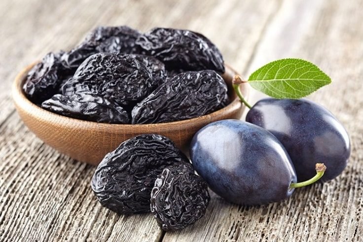 Home Remedies To Treat Constipation - Prunes