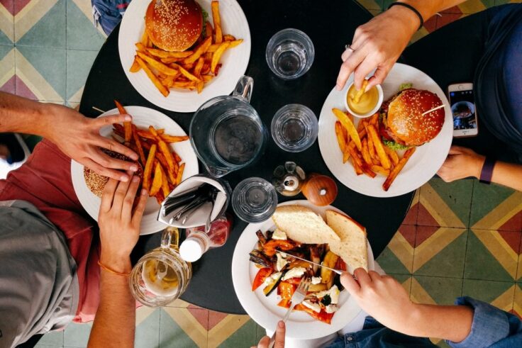 How To Practice Mindful Eating At Restaurants
